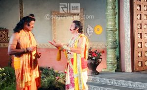 Hanuaman meets Vibheeshan in the guise of Brahmin in Lanka